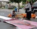 Comunidade Mãe Rainha confecciona tapetes em Corpus Christi nas ruas de Cordeiro