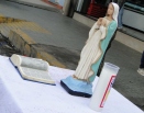 Comunidade Mãe Rainha confecciona tapetes em Corpus Christi nas ruas de Cordeiro